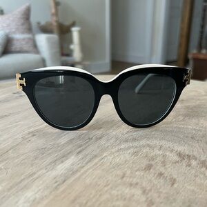 Tory Burch Black Eleanor Round Sunglasses NEW